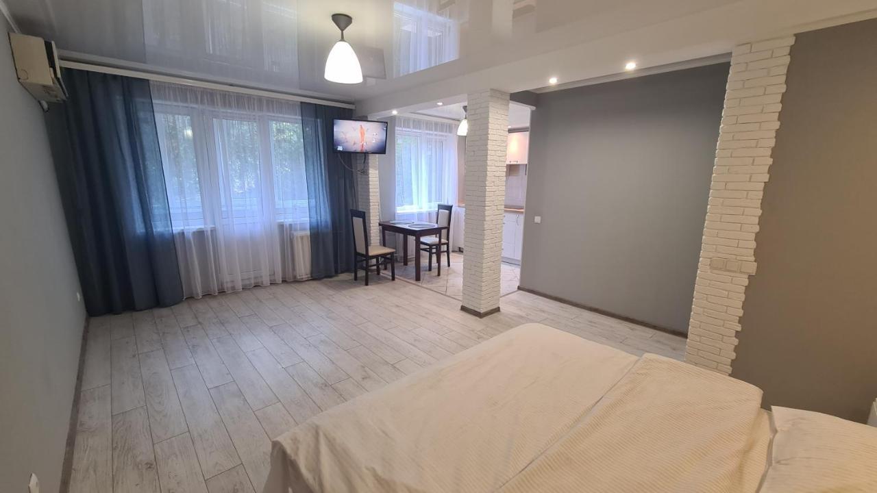 Apartaments On Vulytsia Heroiv Ato 32 Kryvyi Rih Exterior photo