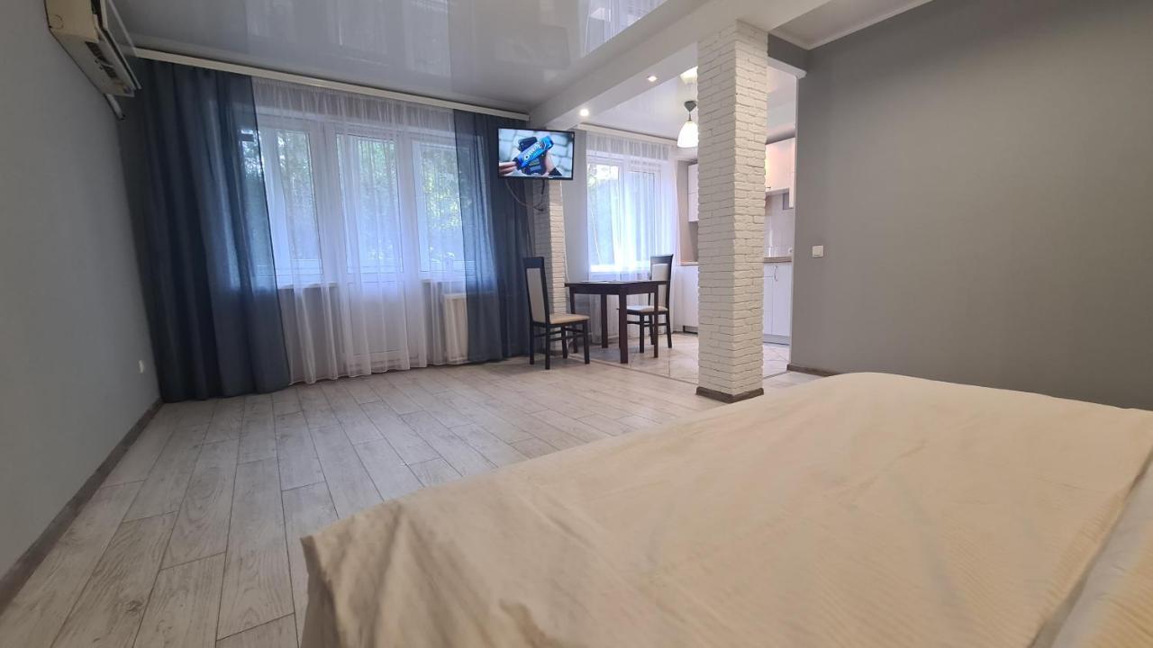 Apartaments On Vulytsia Heroiv Ato 32 Kryvyi Rih Exterior photo